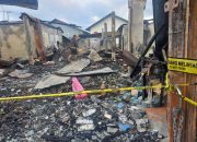 Kios-kios Habis Terbakar di Sambutan, Warga Kaget Dini Hari