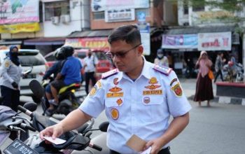 Parkir Sembarangan Masih Marak, Dishub Samarinda Gelar Patroli Ketat di Ruas Utama Kota Parkir Sembarangan Masih Marak, Dishub Samarinda Gelar Patroli Ketat di Ruas Utama Kota