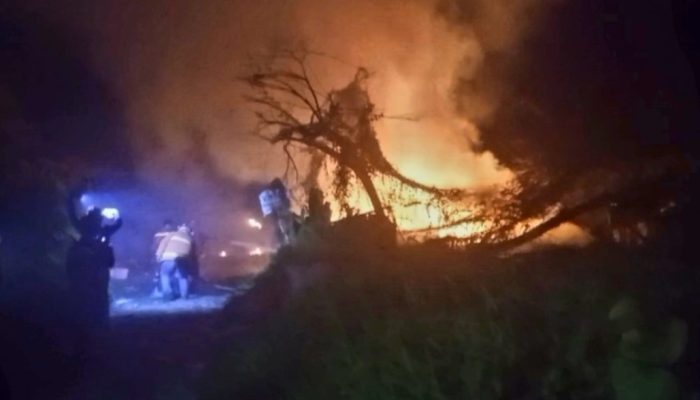 Hampir Kebakaran! Sampah Terbakar Nyaris Lahap Ruko di Balikpapan
