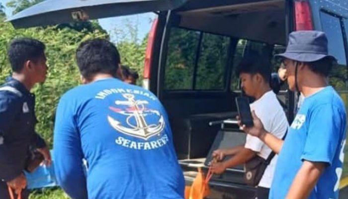 Pria Muda Ditemukan Tewas Mengapung di Sungai Kubar