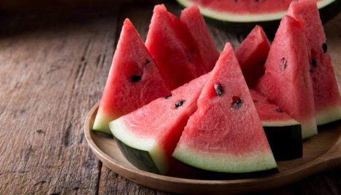 Manfaat Semangka Buat Kesehatan: Bikin Segar, Tidur Nyenyak, dan Mood Happy