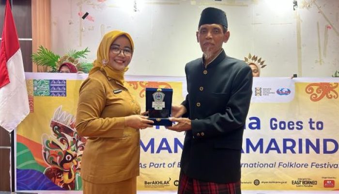 Budaya Rumania dan Indonesia Berpadu Seru di SMAN 3