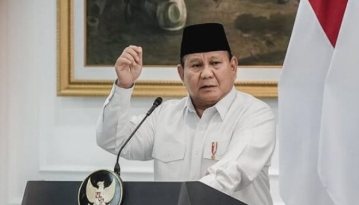 Prabowo Sesalkan Kekisruhan Bupati Pati, Harap Segera Selesai