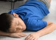 Tidur di Lantai Bisa Redakan Nyeri Punggung? Ini Kata Ahli