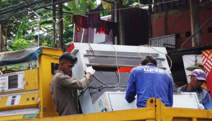 Penertiban BBM Ilegal Balikpapan Selatan, Satpol PP Amankan Mesin Pom Mini