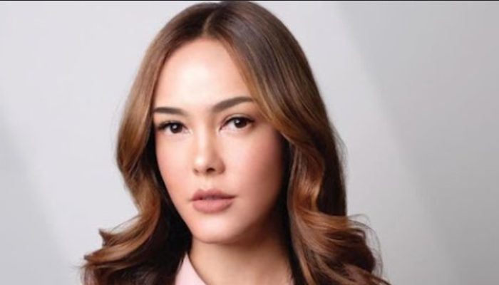 Profil Cathy Sharon: Biodata Lengkap, Transformasi Karier & Parenting Stylish