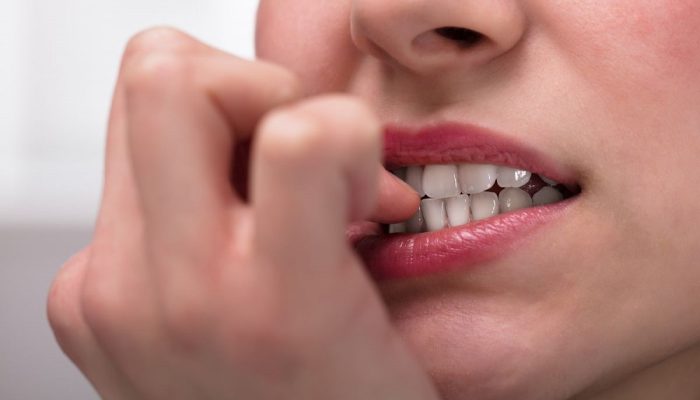 Bahaya Menggigit Kuku: Dampaknya Ngeri Banget Buat Kesehatan!