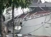 Atap Cafe Panorama Samarinda Ambruk Diterjang Angin Kencang