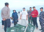Gamalis Pimpin Bersih-Bersih Pantai Gusung Sanggalau Demi Pariwisata Berau Gamalis Pimpin Bersih-Bersih Pantai Gusung Sanggalau Demi Pariwisata Berau