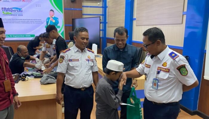 Hari Perhubungan Nasional 2025, Dishub Kukar Hadirkan Sunatan Massal untuk Warga
