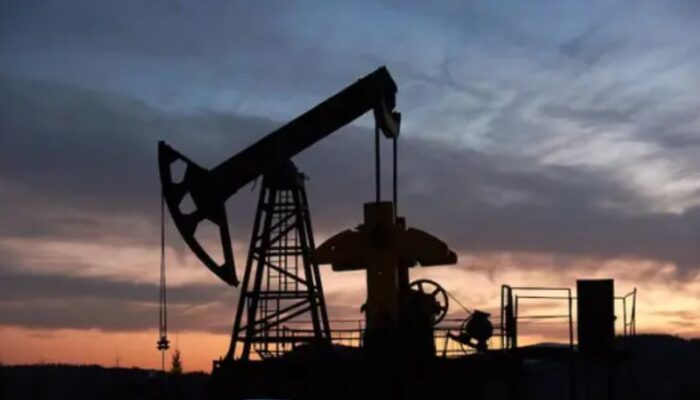 Harga Minyak Brent dan WTI Menguat, Pasokan Global Terancam