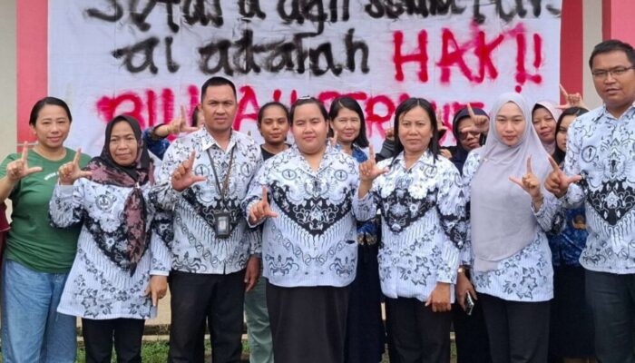 Ratusan Guru di Kubar Mogok Kerja Tuntut Kesejahteraan