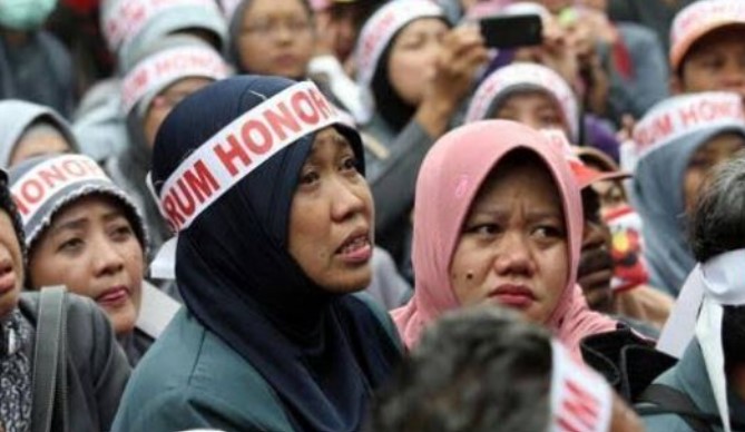 Nasib Guru Honorer Non-Database di Berau Terkatung: Pembayaran Gaji Terganggu Nasib Guru Honorer Non-Database di Berau Terkatung: Pembayaran Gaji Terganggu