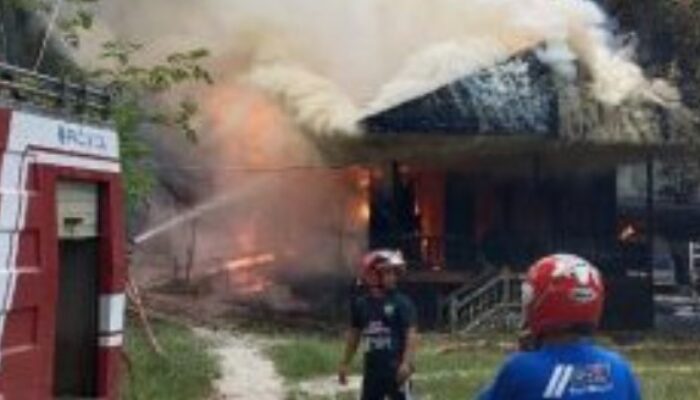 Kebakaran Hebat di Kubar Hanguskan Rumah, Kerugian Capai Rp150 Juta