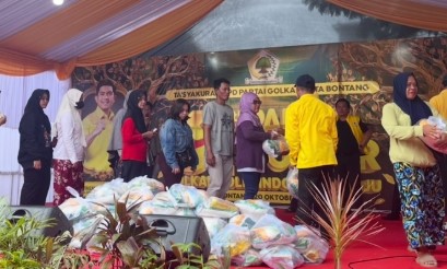 Golkar Bontang Gelar Tiga Hari Kegiatan Sosial, Ribuan Warga Terima Bantuan Sembako Murah Golkar Bontang Gelar Tiga Hari Kegiatan Sosial, Ribuan Warga Terima Bantuan Sembako Murah