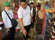 Disperindagkop UKM Kukar Bersama Bulog Awasi Ketersediaan Beras, Antisipasi Gejolak Harga" Disperindagkop UKM Kukar Bersama Bulog Awasi Ketersediaan Beras, Antisipasi Gejolak Harga”