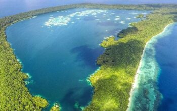 Pulau Kakaban: Surga Tersembunyi di Kalimantan Timur dengan Danau Ubur-ubur Langka Pulau Kakaban: Surga Tersembunyi di Kalimantan Timur dengan Danau Ubur-ubur Langka