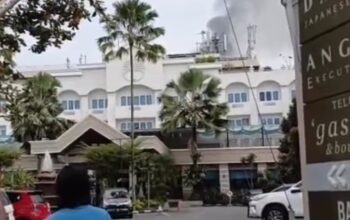 Hotel Senyiur Terbakar pada Pagi Hari, Puluhan Mobil Damkar Dikerahkan Hotel Senyiur Terbakar pada Pagi Hari, Puluhan Mobil Damkar Dikerahkan