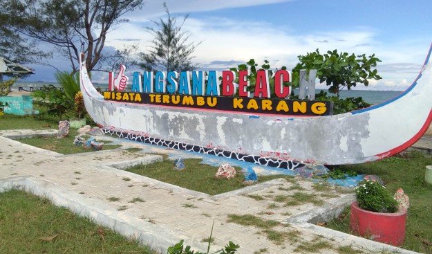 Wisata Pantai Angsana Kalsel: Liburan Hemat dengan Pemandangan Luar Biasa Wisata Pantai Angsana Kalsel: Liburan Hemat dengan Pemandangan Luar Biasa