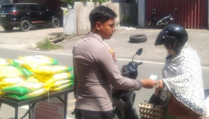 Polsek Balikpapan Selatan Salurkan 500 Kg Beras untuk Masyarakat di Gerakan Pangan Murah