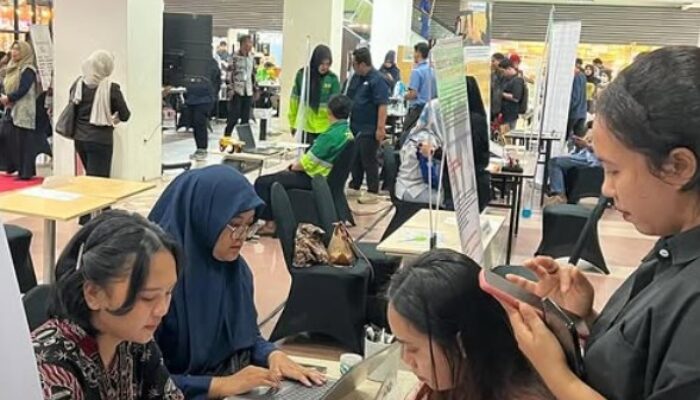 Job Fair Samarinda 2025 Diserbu Warga, Ratusan Posisi Dibuka di 26 Perusahaan