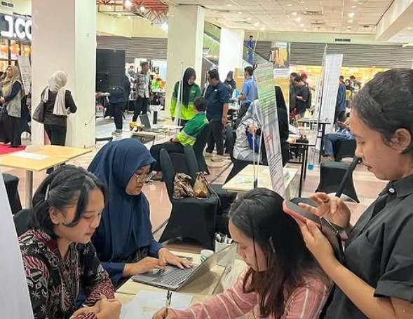 Job Fair Samarinda 2025 Diserbu Warga, Ratusan Posisi Dibuka di 26 Perusahaan Job Fair Samarinda 2025 Diserbu Warga, Ratusan Posisi Dibuka di 26 Perusahaan