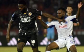 Arema FC Bungkam Semen Padang 2-1, Singo Edan Panjat Klasemen Super League Arema FC Bungkam Semen Padang 2-1, Singo Edan Panjat Klasemen Super League