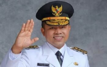 OTT KPK: Gubernur Riau Abdul Wahid dan 9 Orang Diamankan Terkait Dugaan Suap OTT KPK: Gubernur Riau Abdul Wahid dan 9 Orang Diamankan Terkait Dugaan Suap