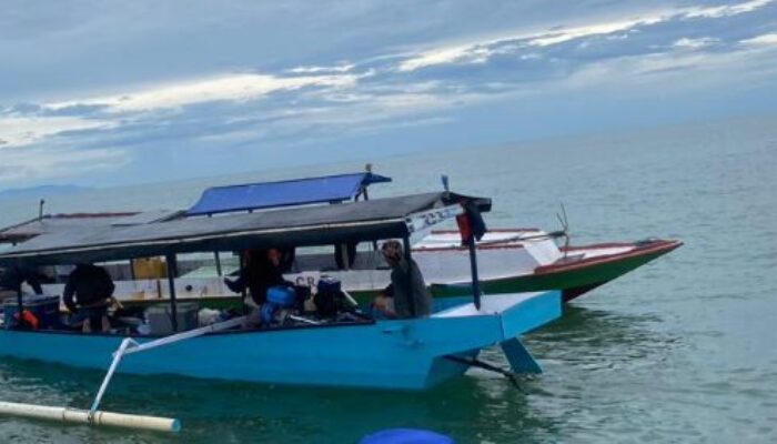 Cuaca Buruk Hantam Perairan Kutim, Sat Polairud Selamatkan Dua Pemancing