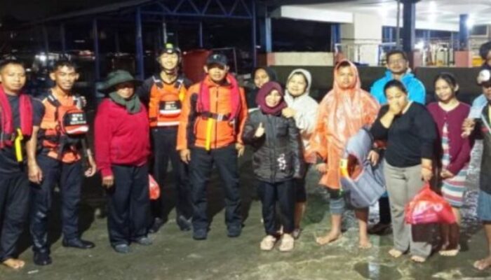 12 Pemancing Terjebak di Laut Balikpapan, SAR Lakukan Evakuasi Cepat