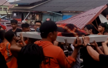 Insiden Angin Kencang Robohkan Rumah di Balikpapan Barat, 1 MD Insiden Angin Kencang Robohkan Rumah di Balikpapan Barat, 1 MD