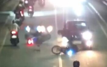 Kecelakaan Fatal di Jembatan Kukar, Dua Sepeda Motor Tabrakan di Tenggarong Kecelakaan Fatal di Jembatan Kukar, Dua Sepeda Motor Tabrakan di Tenggarong