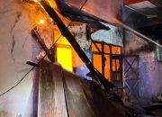 Samarinda Digegerkan Kebakaran Pagi Hari, Warga Panik Evakuasi Mandiri