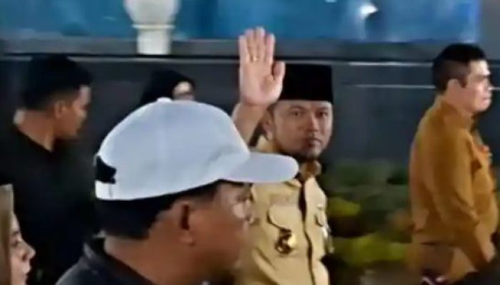 Rudy Mas’ud Disorot Usai Demo 214 di Samarinda, Tinggalkan Kantor Tanpa Pernyataan