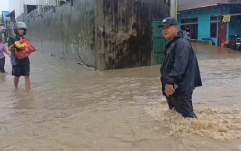 Hujan Lebat Picu Banjir di Sejumlah Titik Samarinda, Aktivitas Warga Mugirejo Terganggu
