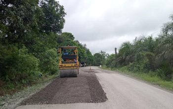 BBPJN Kaltim Intensifkan Preservasi Ruas Muara Wahau–Kelay, Penutupan Lubang dan Perbaikan Bahu Jalan Terus Berjalan