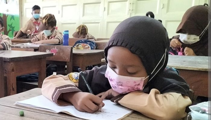 Berau Siaga Polusi Udara: Disdik Wajibkan Masker, Bupati Serukan Gotong Royong Hadapi Karhutla