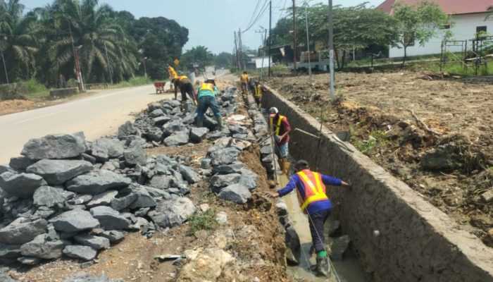 BBPJN Kaltim Bangun Drainase 500 Meter di Muara Wahau, Libatkan Masyarakat Lewat Padat Karya