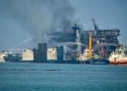 KMP Batumandi Terbakar lalu Tenggelam 700 Meter dari Pelabuhan Merak, ASDP Siapkan Operasi Salvage