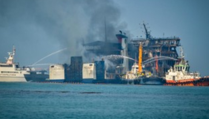 KMP Batumandi Terbakar lalu Tenggelam 700 Meter dari Pelabuhan Merak, ASDP Siapkan Operasi Salvage