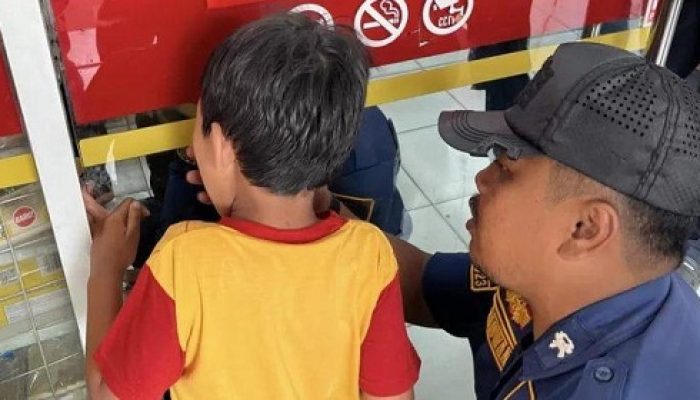 Aksi Sigap Damkar Evakuasi Anak Jari Terjepit di Bojonggede