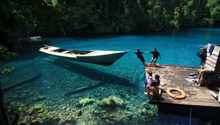 Eksplor Labuan Cermin—Spot Healing Paling Jernih di Berau