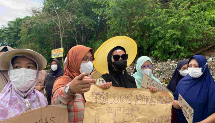 Warga BPK Samarinda Demo, Minta TPS Ditutup Permanen!