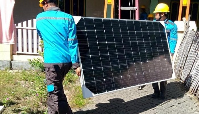 Program SuperSUN PLN Bikin Sekolah 3T di Mahulu Akhirnya Dapat Listrik