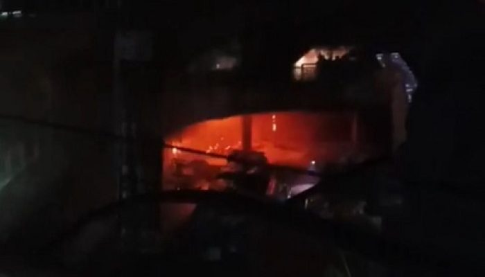 Bigmall Kebakaran Tengah Malam, Warga Panik!