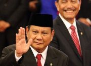 Prabowo Subianto Raih Pangkat Jenderal Kehormatan, Diresmikan Jokowi di Rapim TNI-Polri
