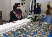 Masjid Raya Darussalam Samarinda Sediakan 300 Porsi Takjil Gratis untuk Berbuka Puasa!
